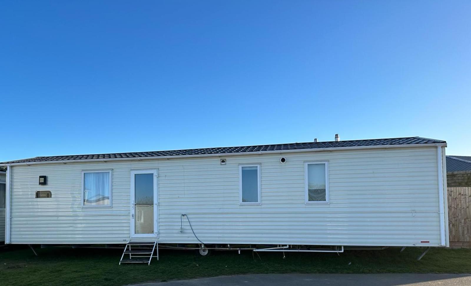 Felixstowe Chimo Caravan 8 Sleeps 5 Min To Beach Экстерьер фото