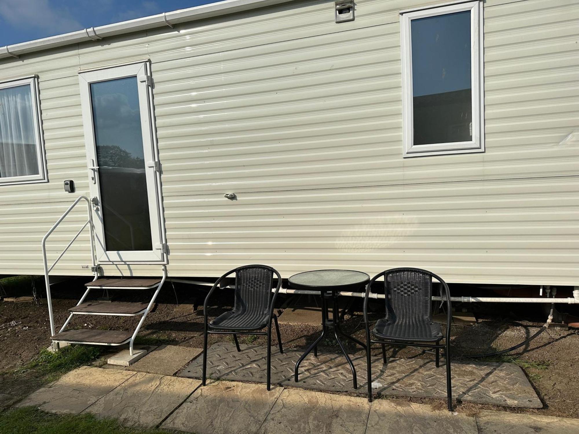 Felixstowe Chimo Caravan 8 Sleeps 5 Min To Beach Экстерьер фото